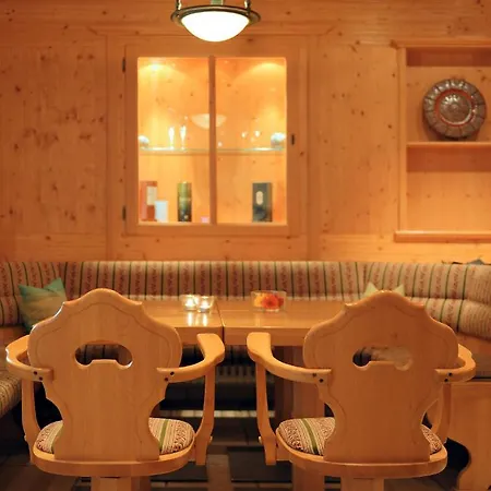 Hofgut Sternen - Wohnen In Kunst Und Kultur 3*