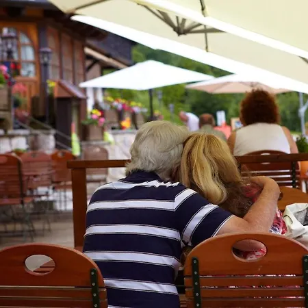 Hofgut Sternen - Wohnen In Kunst Und Kultur 3*